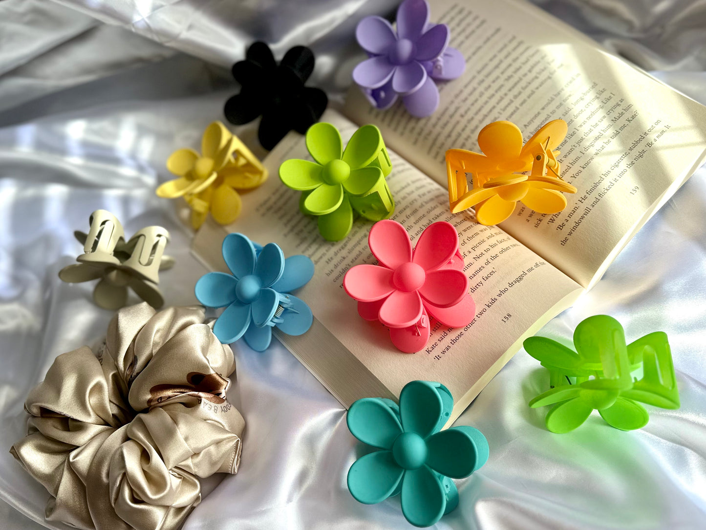 FLOWER MATTE CLAW CLIP